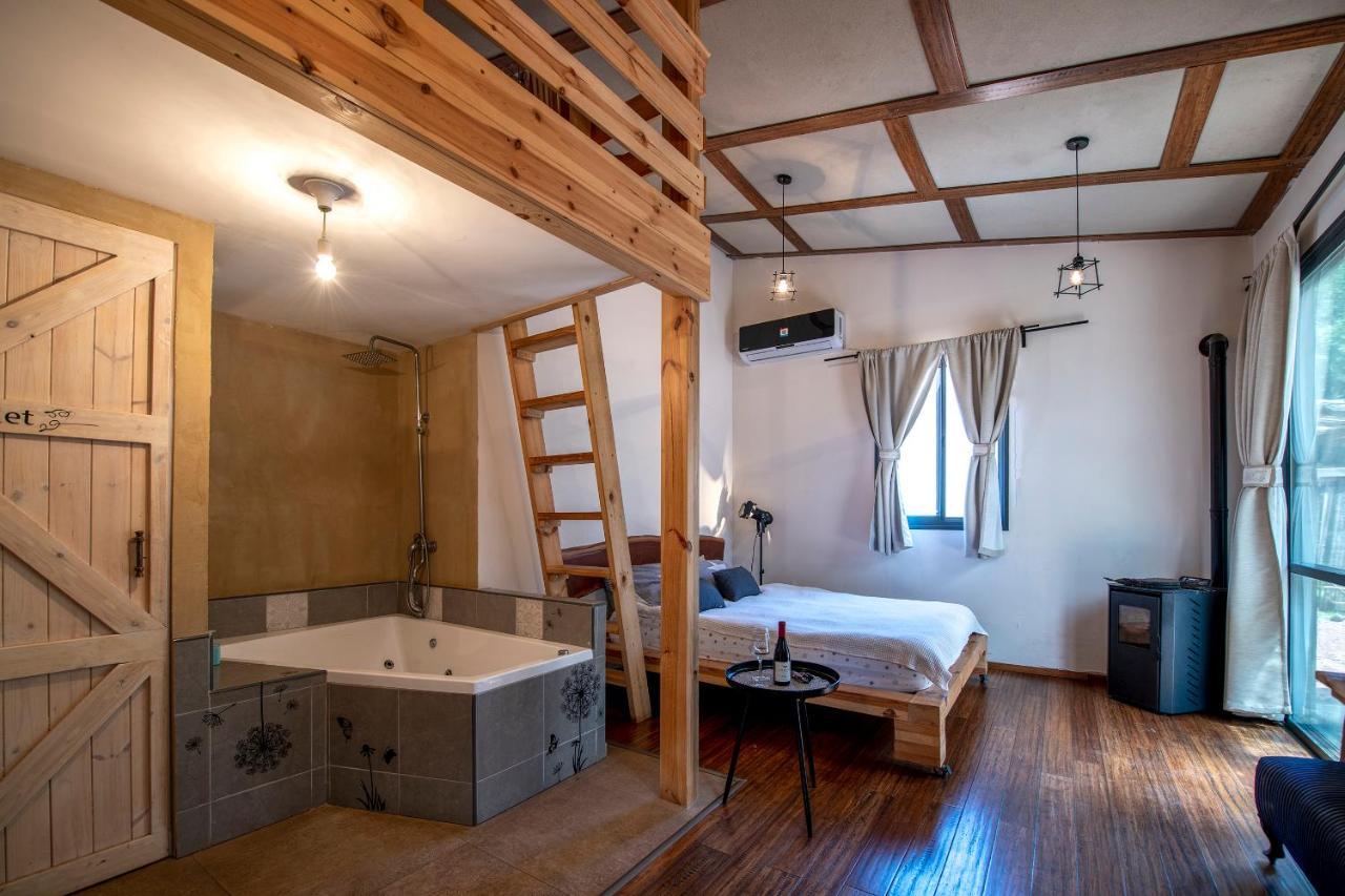 Gate Away B&B Units - המקום באל רום Eksteriør billede