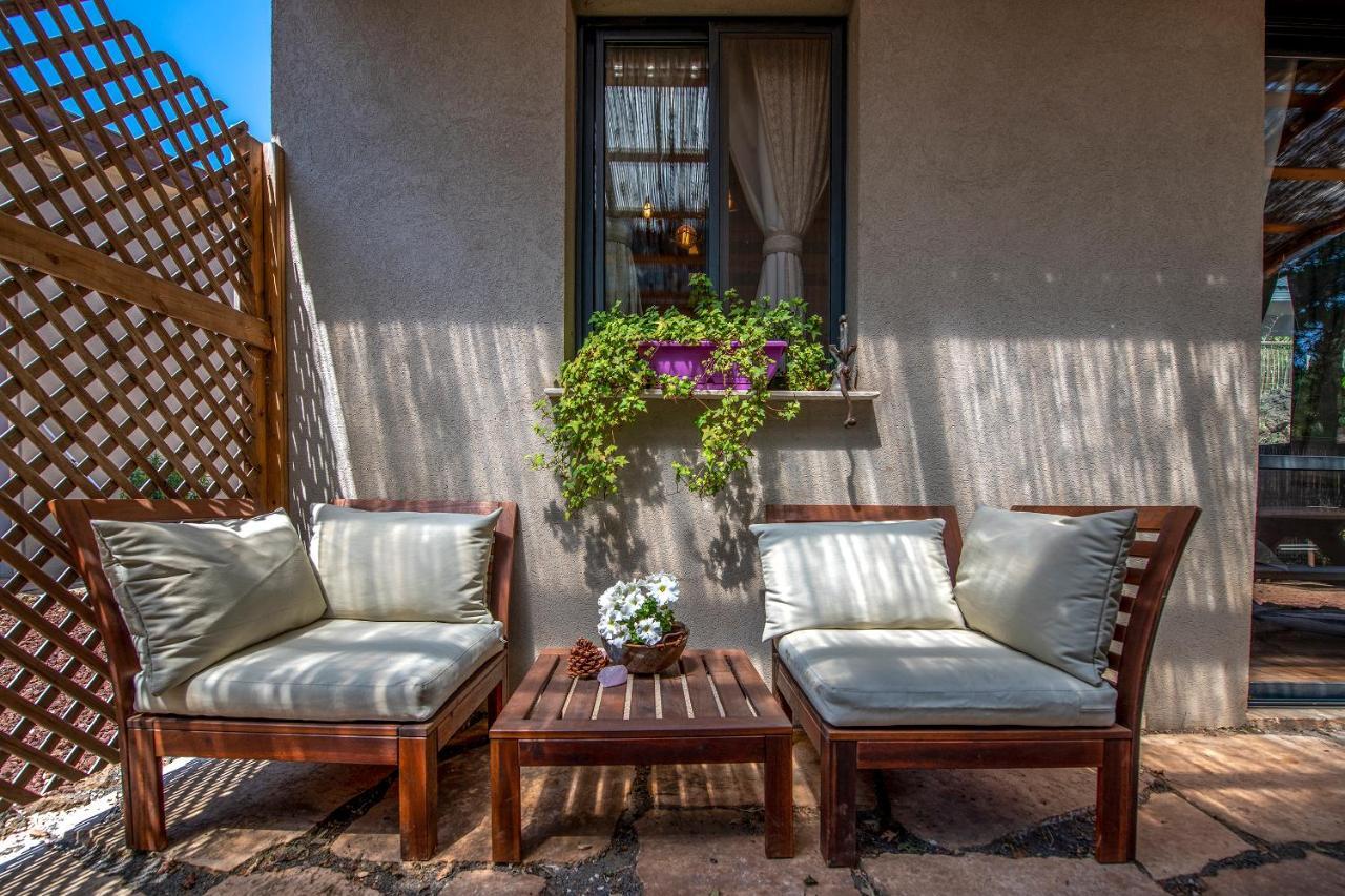 Gate Away B&B Units - המקום באל רום Eksteriør billede