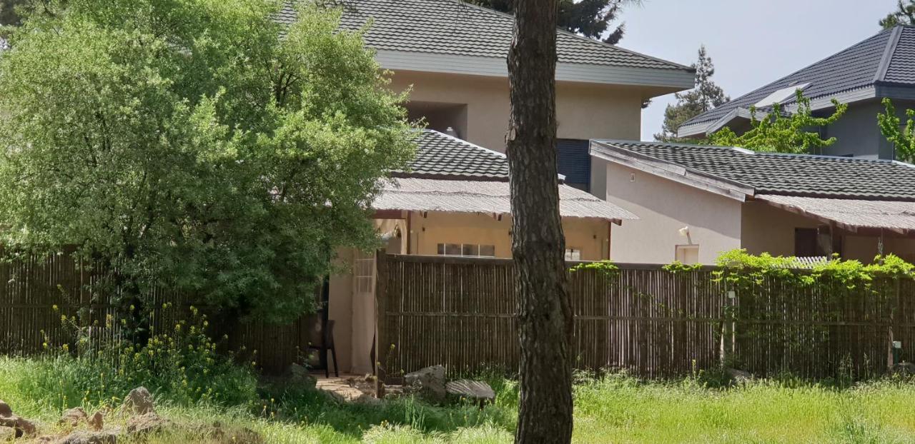 Gate Away B&B Units - המקום באל רום Eksteriør billede