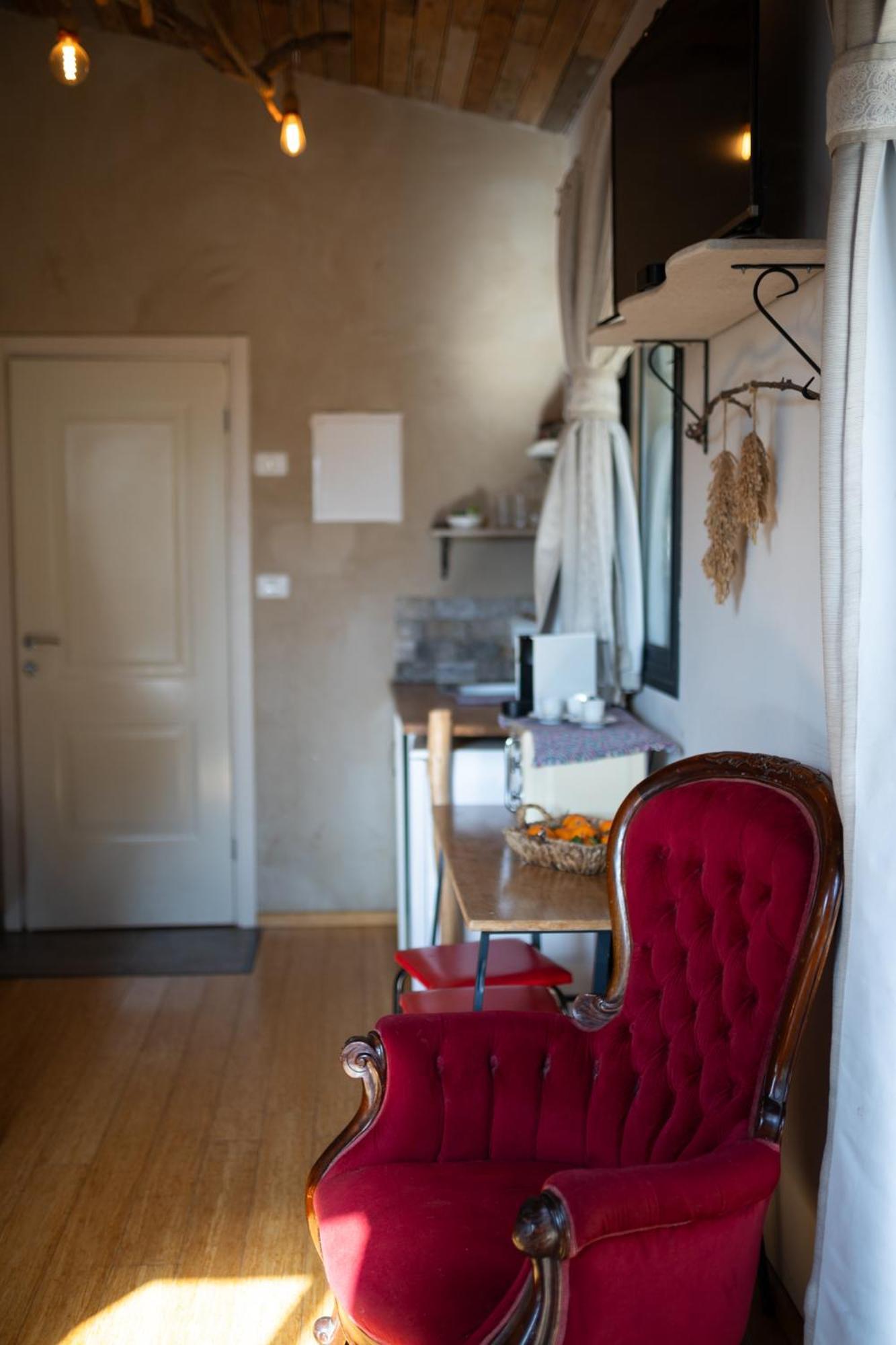 Gate Away B&B Units - המקום באל רום Eksteriør billede
