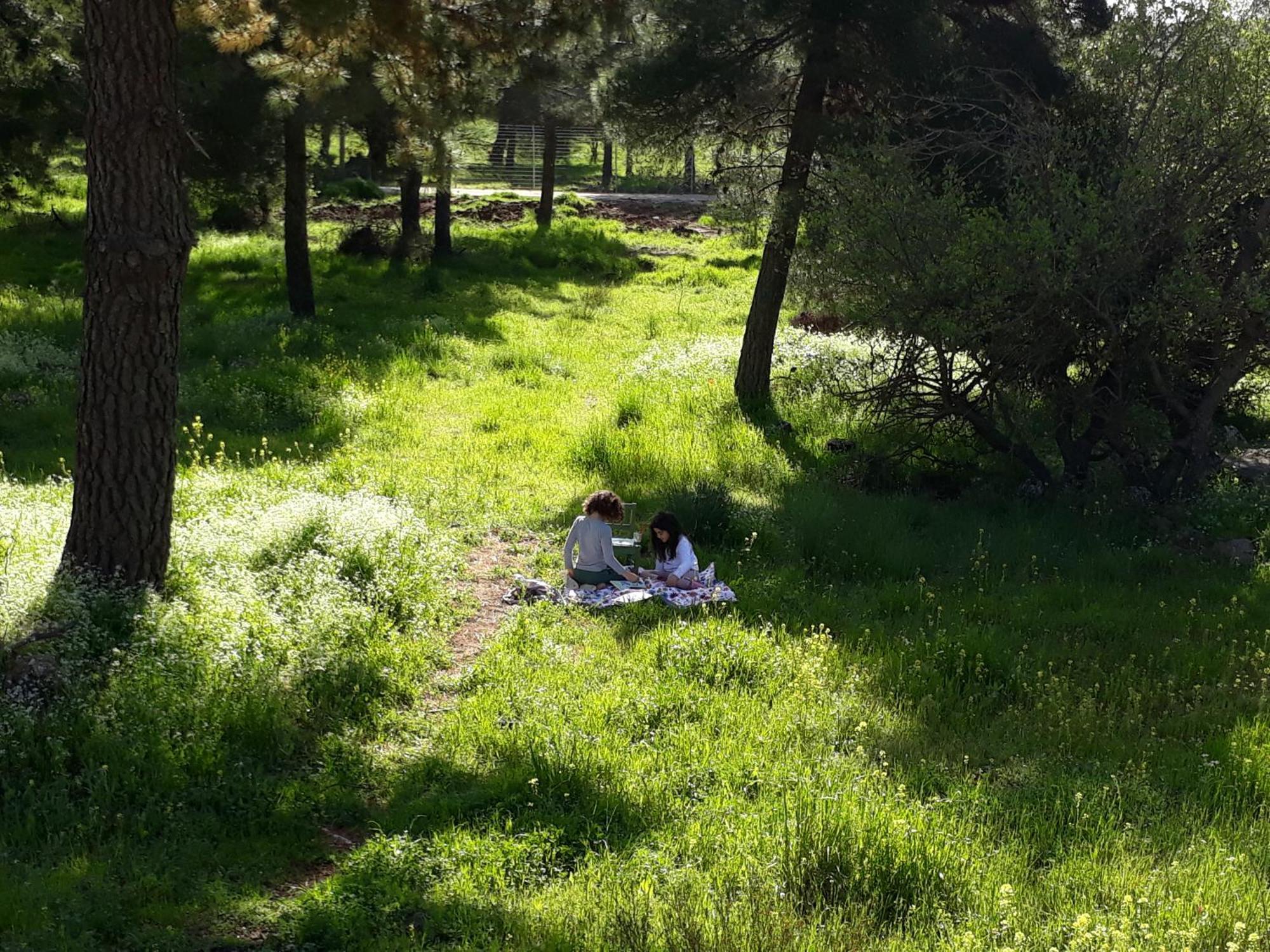 Gate Away B&B Units - המקום באל רום Eksteriør billede