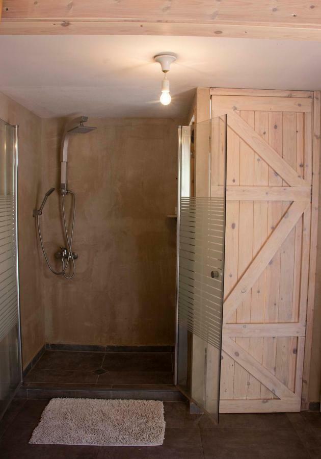 Gate Away B&B Units - המקום באל רום Eksteriør billede